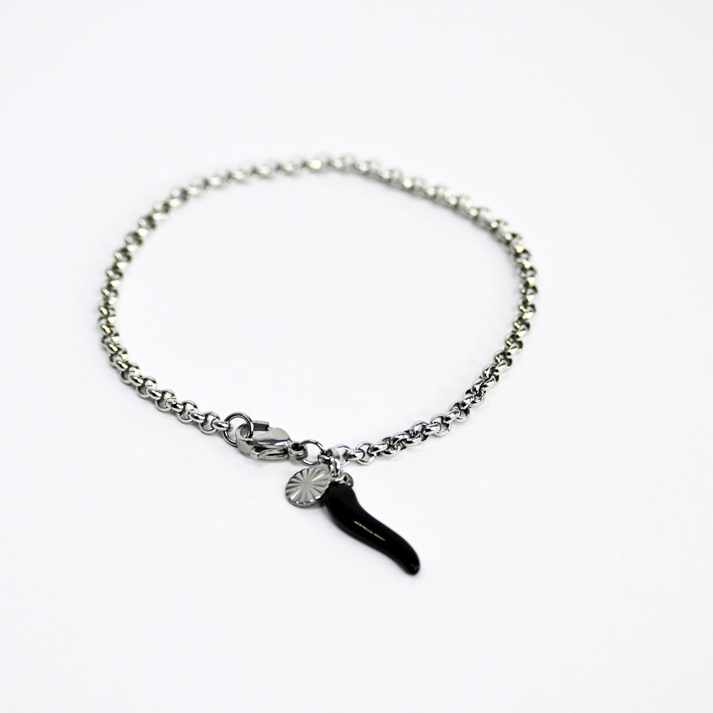 Bracciale Catena Rolò con Charm Corno Nero – Acciaio Inossidabile