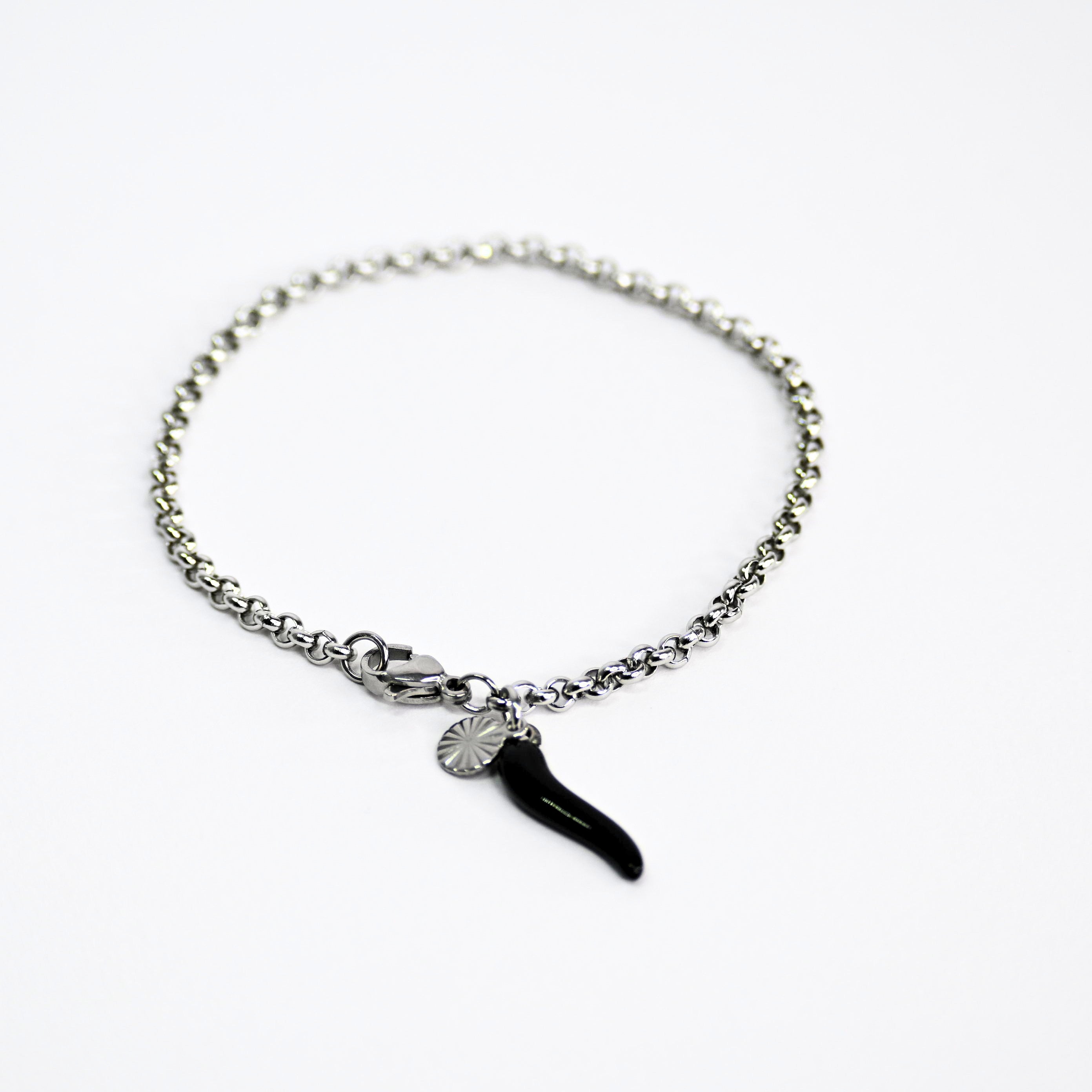 Bracciale Catena Rolò con Charm Corno Nero – Acciaio Inossidabile