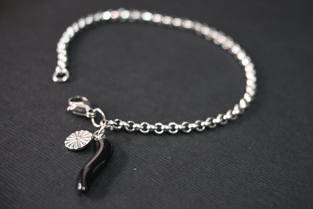 Bracciale Catena Rolò con Charm Corno Nero – Acciaio Inossidabile