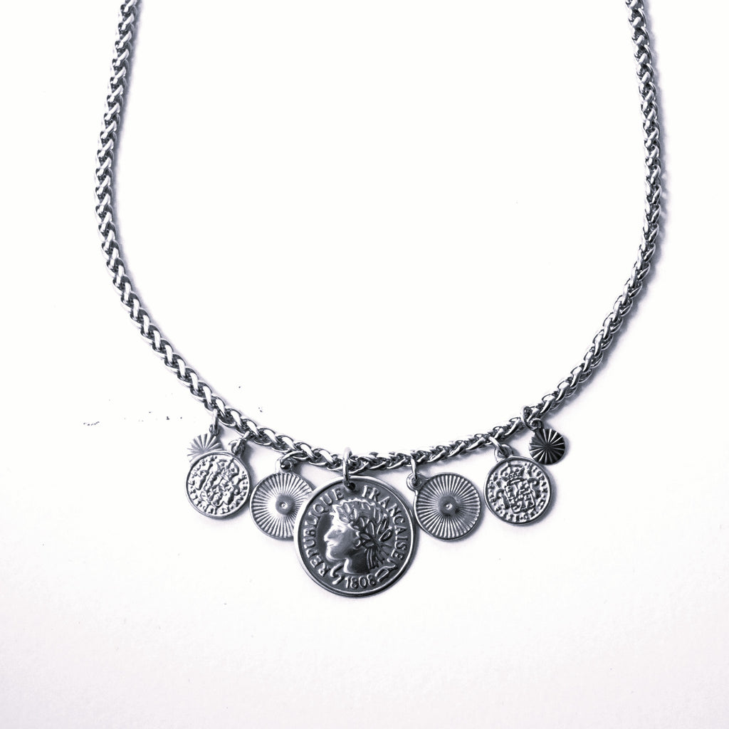 Collana Spiga con Medaglie e Moneta Francese – Acciaio Inossidabile